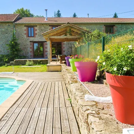 Lovely Holiday With Pool In Lavoine